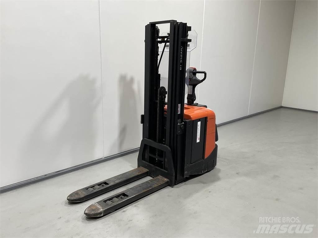 BT SPE125L Akülü depo ekipmanları