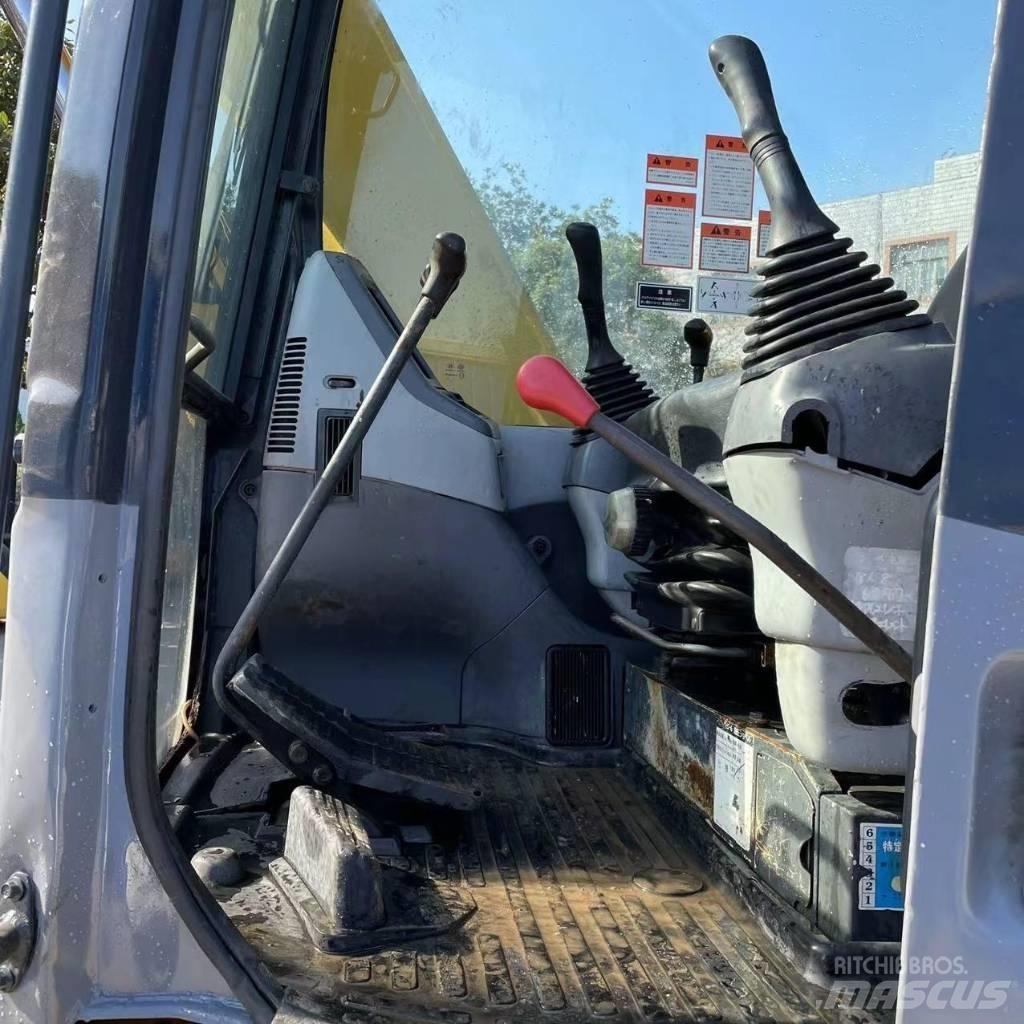Komatsu PC78US-6 Paletli ekskavatörler