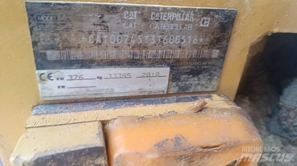 CAT 745 Belden kirma kaya kamyonu