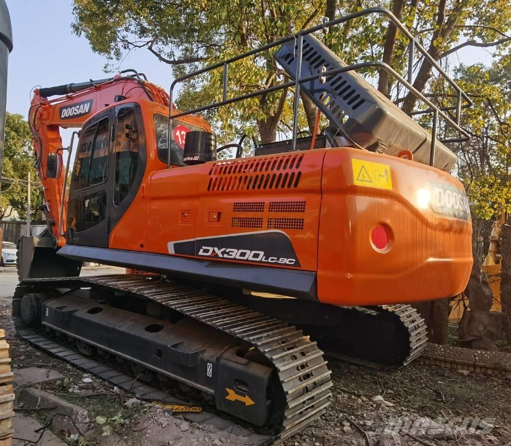 Doosan DX 300 LC Paletli ekskavatörler