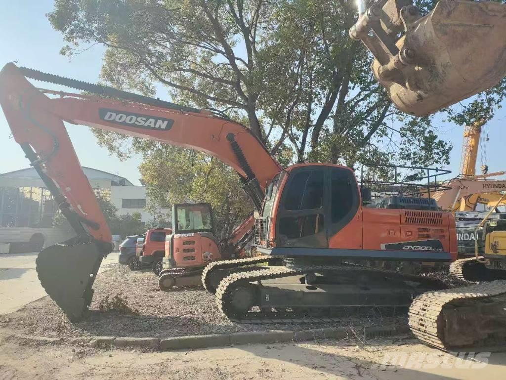 Doosan DX 300 LC Paletli ekskavatörler