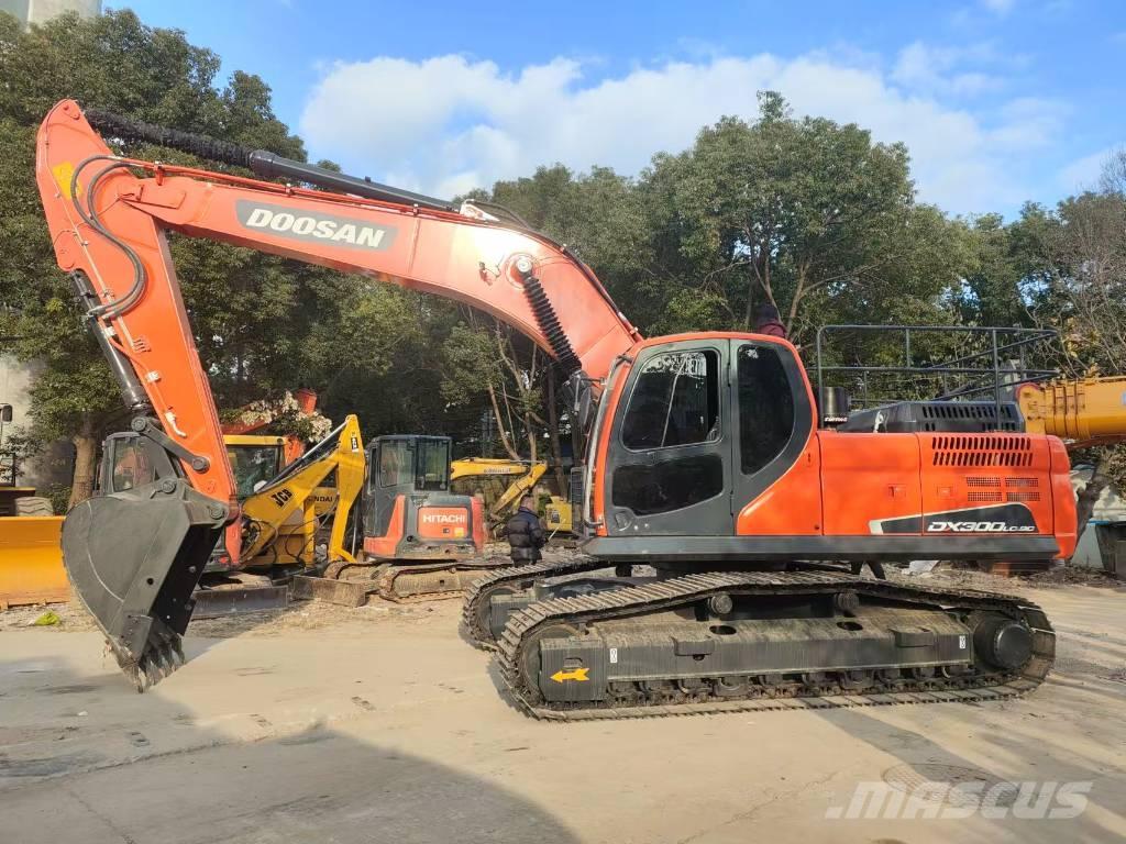 Doosan DX 300 LC Paletli ekskavatörler