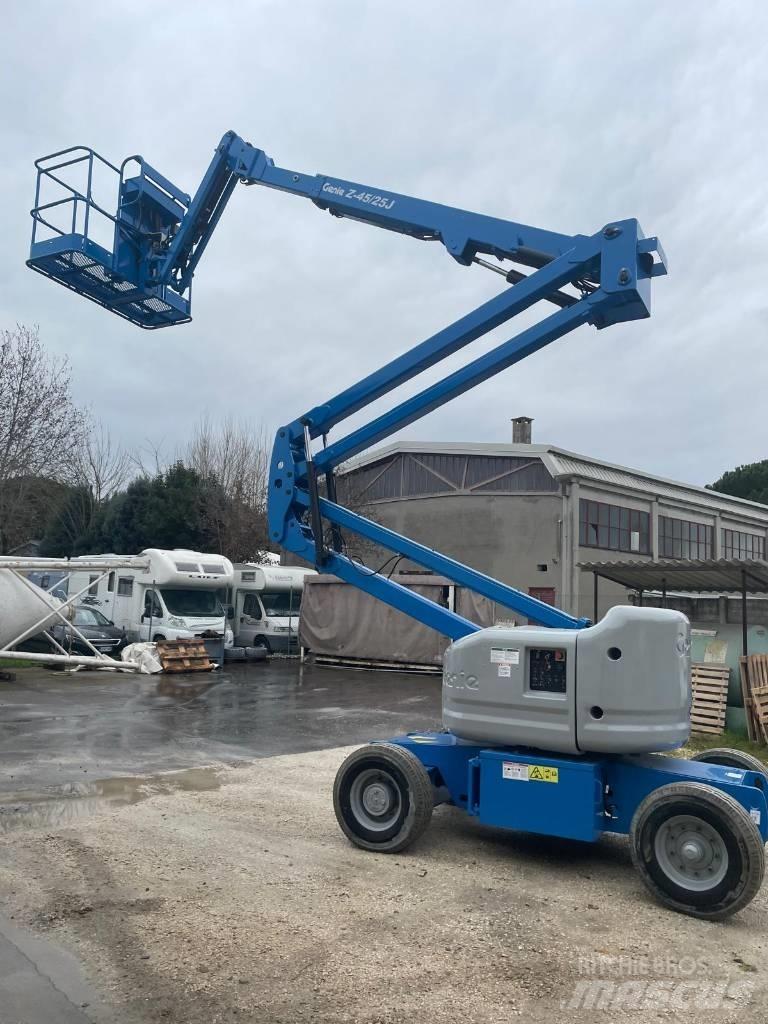 Genie Z 45/25 DC Körüklü personel platformları