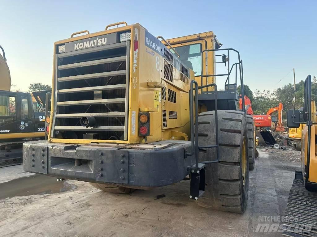 Komatsu WA 600 Tekerlekli yükleyiciler