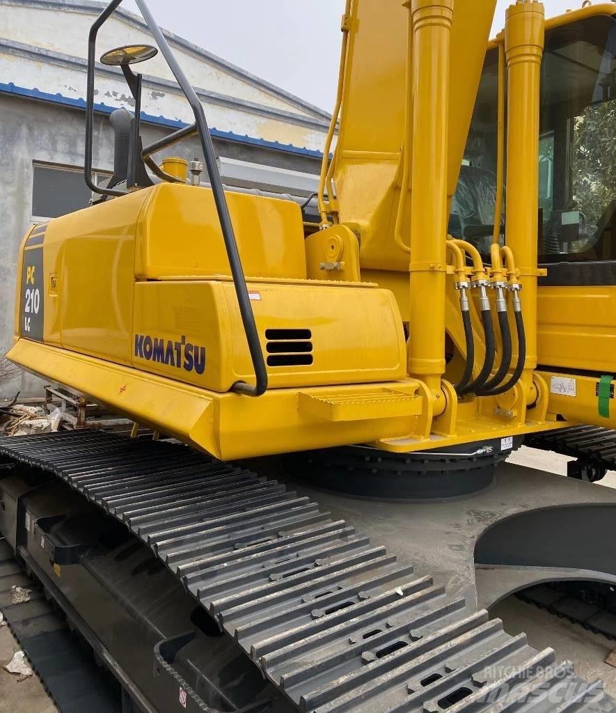Komatsu PC210LC-8M0 Paletli ekskavatörler