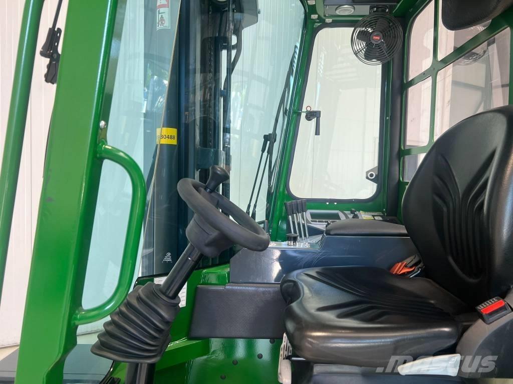 Combilift C4000ET 4 yönlü reach truck