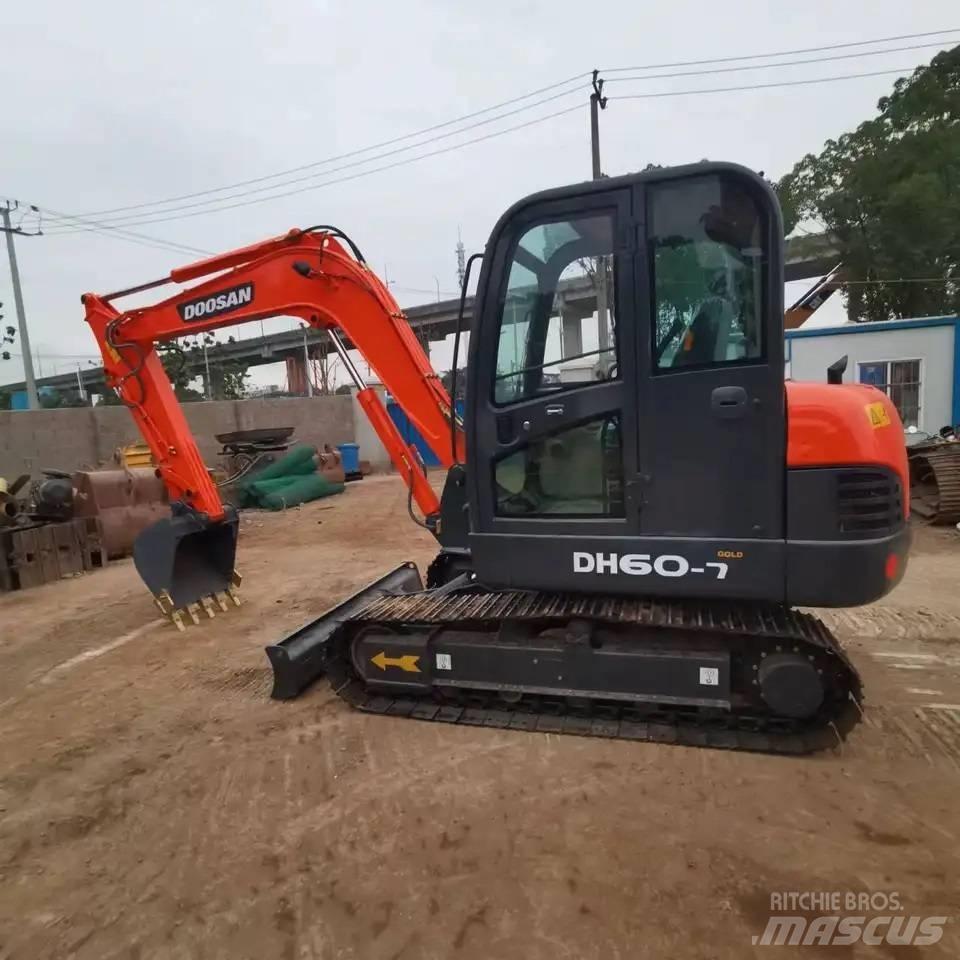 Doosan DH60-7 Paletli ekskavatörler
