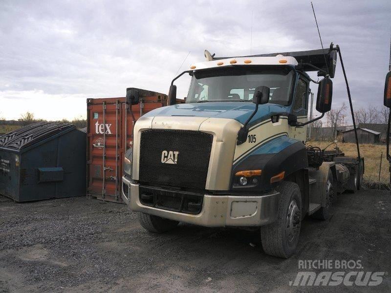 CAT CT 660 Çekiciler