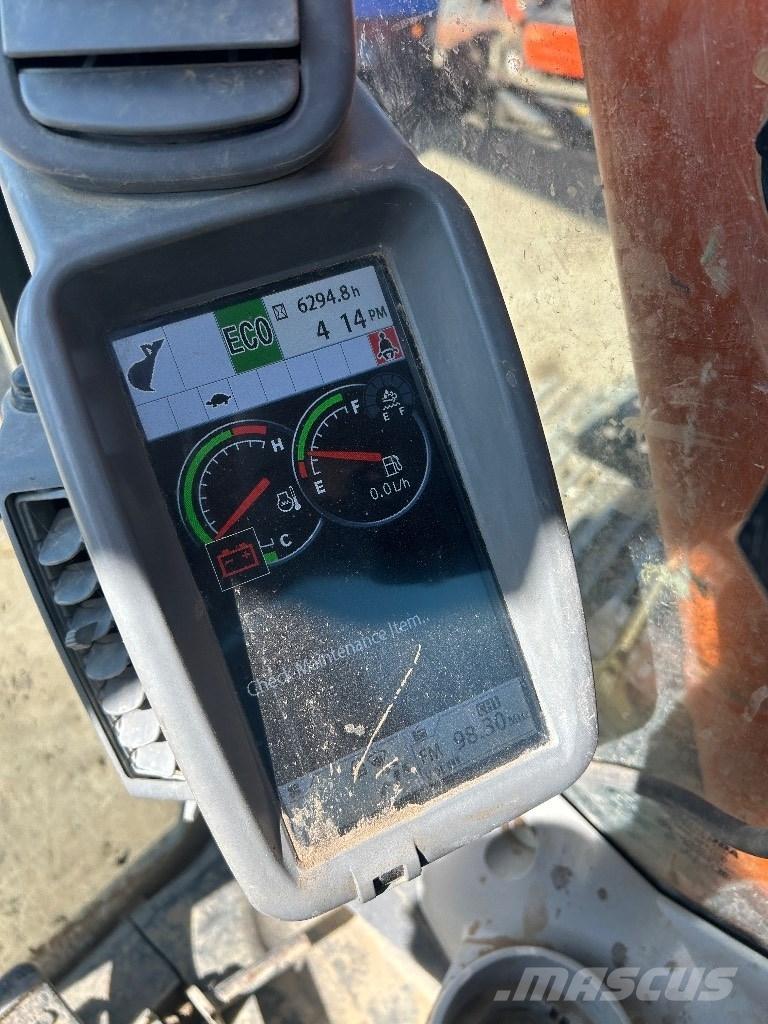 Hitachi ZX 135 US-6 Paletli ekskavatörler