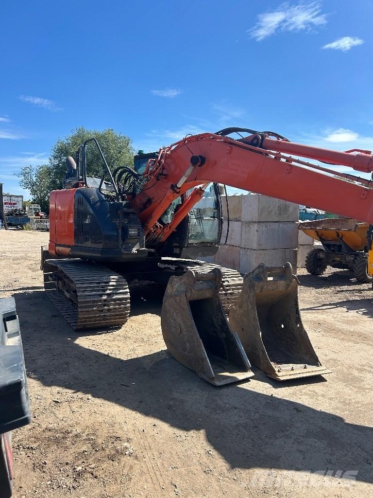 Hitachi ZX 135 US-6 Paletli ekskavatörler