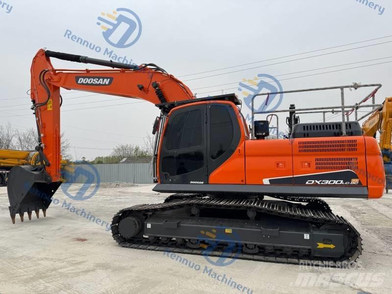 Doosan DX 300 LC-9C Paletli ekskavatörler
