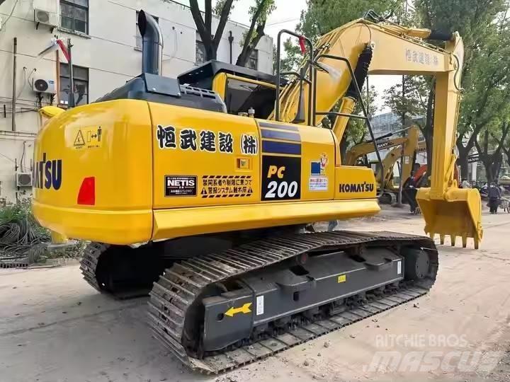 Komatsu PC200 Paletli ekskavatörler