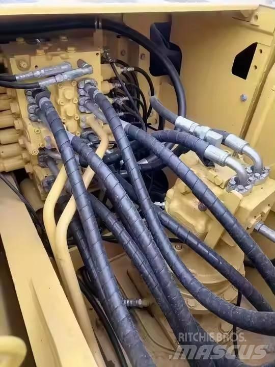 Komatsu PC200 Paletli ekskavatörler