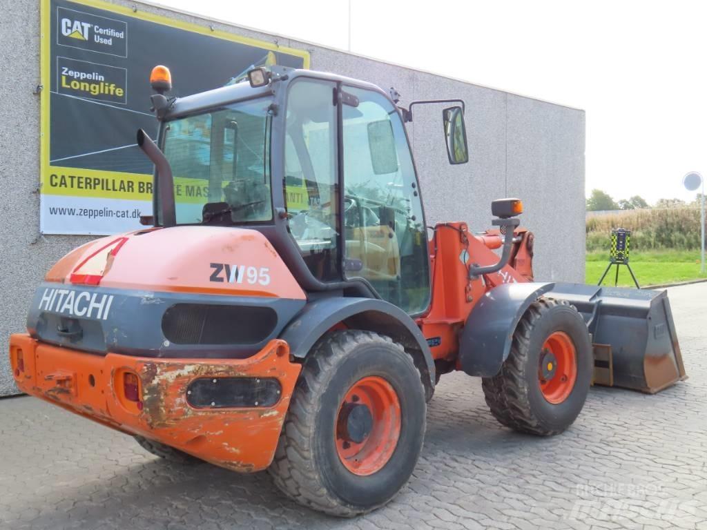 Hitachi ZX 95 Tekerlekli yükleyiciler