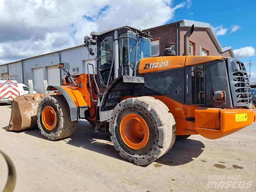 Hitachi ZW 220 Tekerlekli yükleyiciler