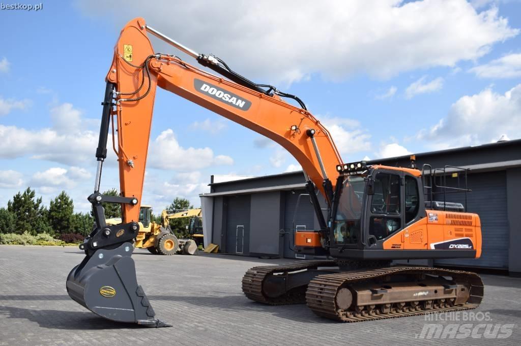 Doosan DX 225 LC-5 Paletli ekskavatörler