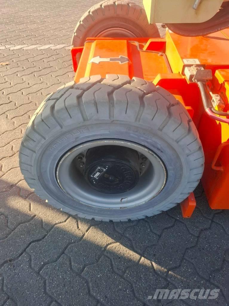 JLG E 300 AJP Körüklü personel platformları