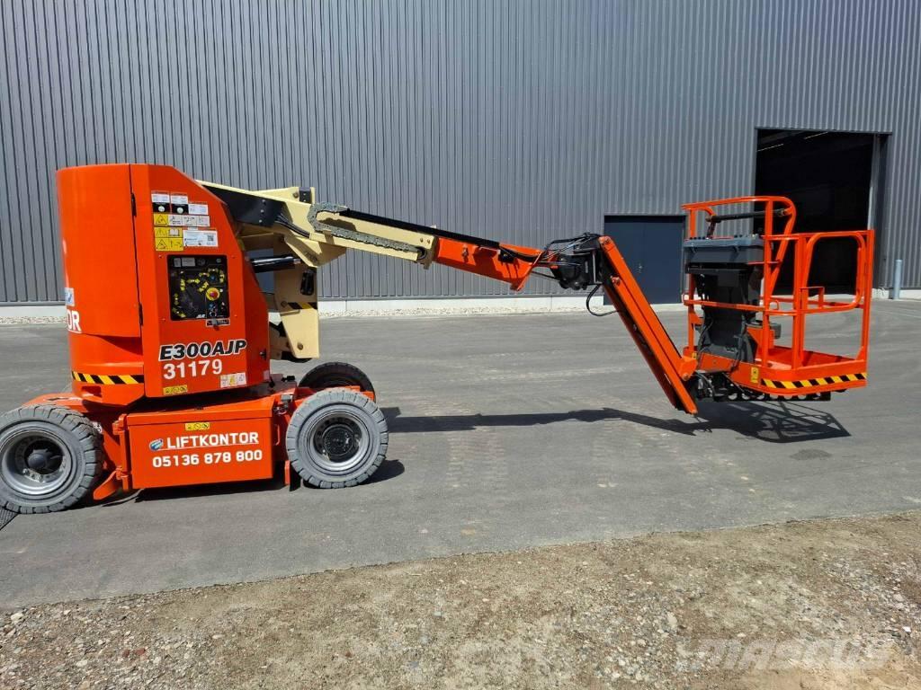 JLG E 300 AJP Körüklü personel platformları