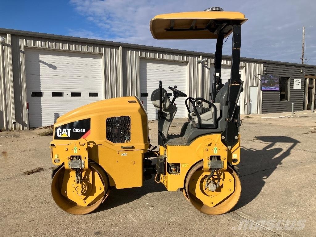 CAT CB 24 B Çift tamburlu silindirler