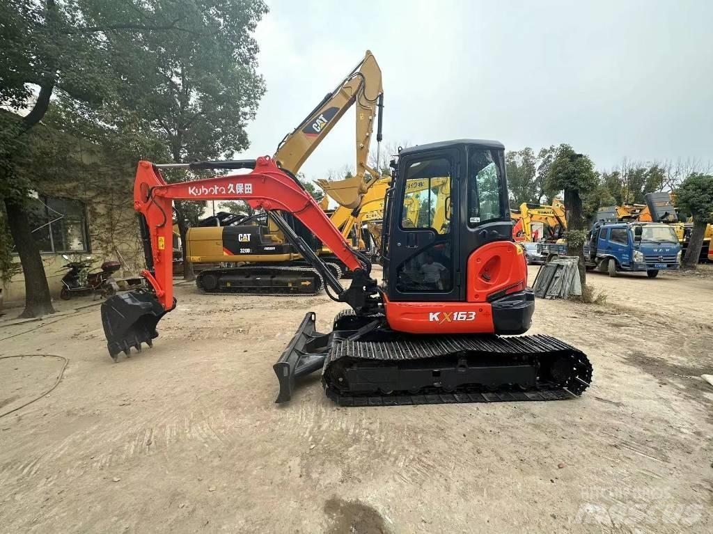 Kubota 163 Paletli ekskavatörler