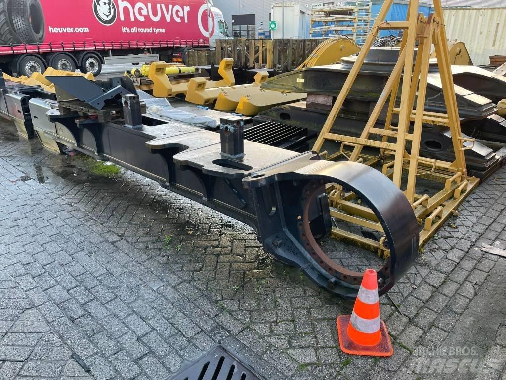 CAT 390 F L Saseler