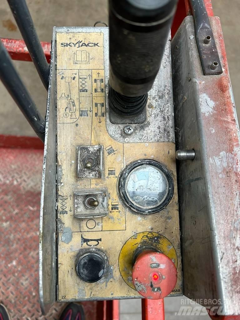SkyJack SJ III 4632 Makasli platformlar