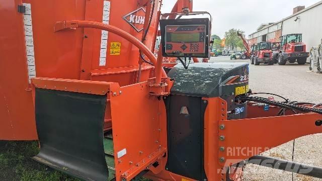 Kuhn Profile 22.2CL Hayvan besleyiciler