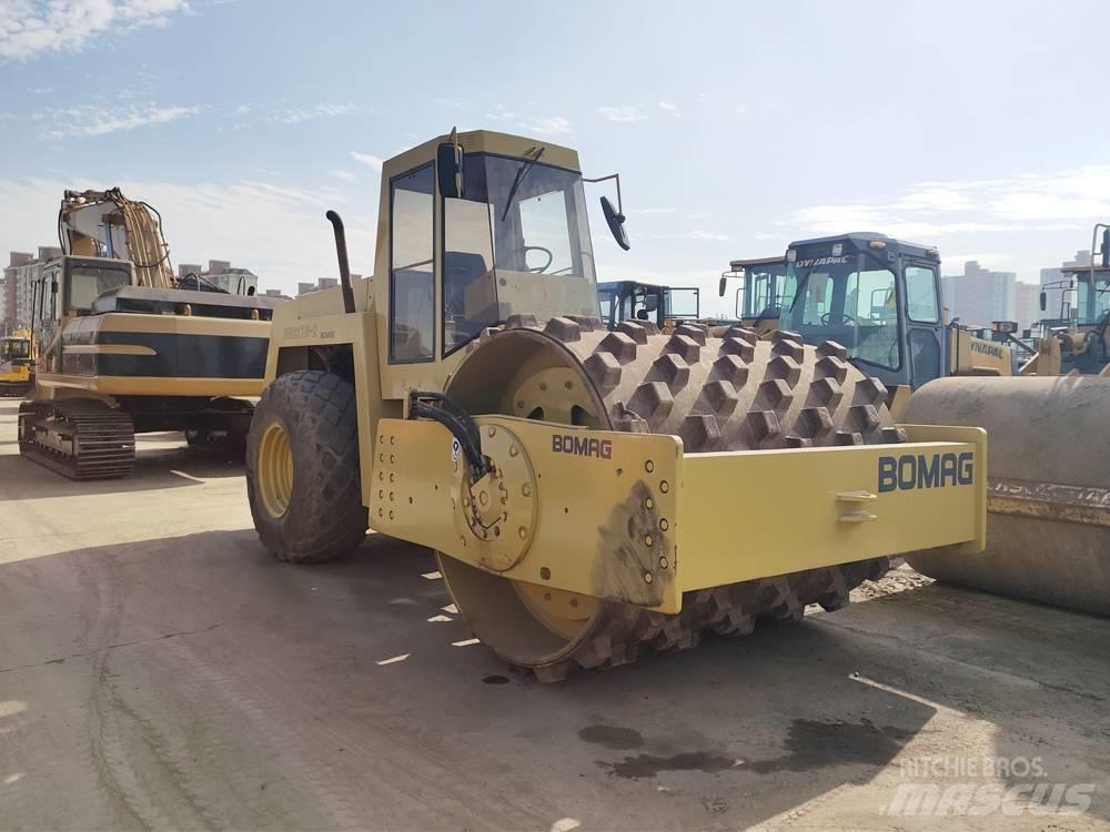 Bomag BW 217 Tek tamburlu silindirler