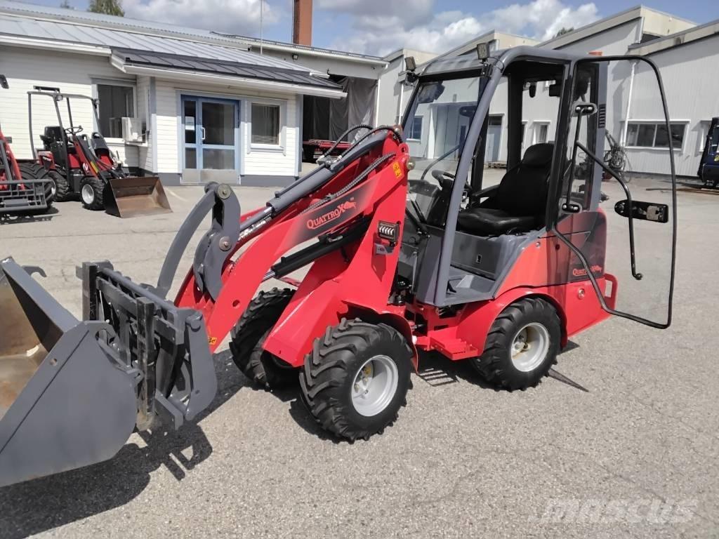 QuattroX 810 Mini yükleyiciler