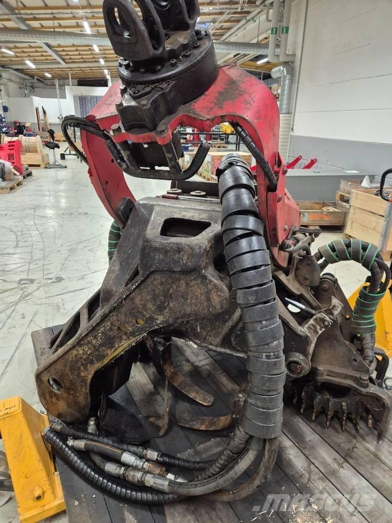 Komatsu C 144 Agaç kesme robotlari