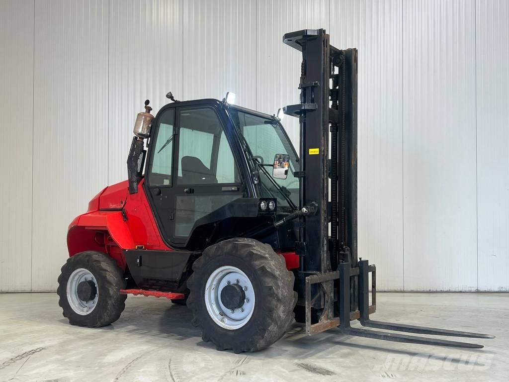 Manitou M30-4 Arazi tipi forklift