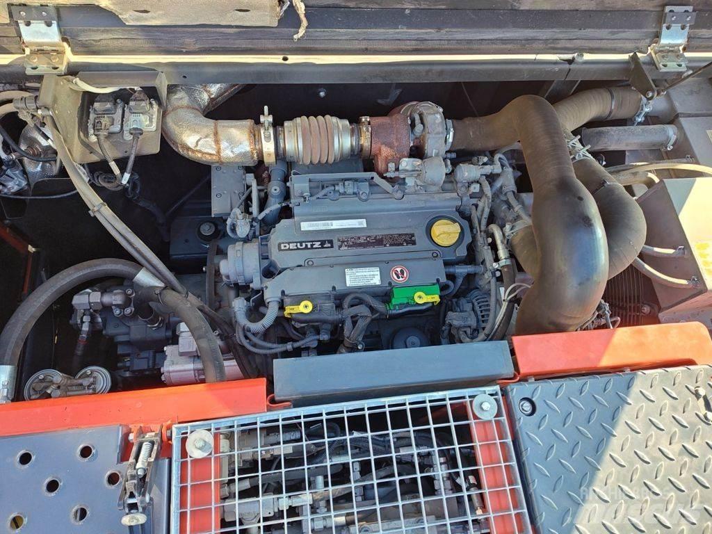 Atlas 150W Lastik tekerli ekskavatörler