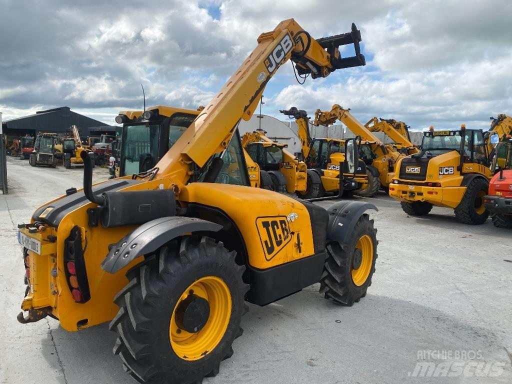 JCB 526-56 Tarimsal teleskopik yükleyiciler
