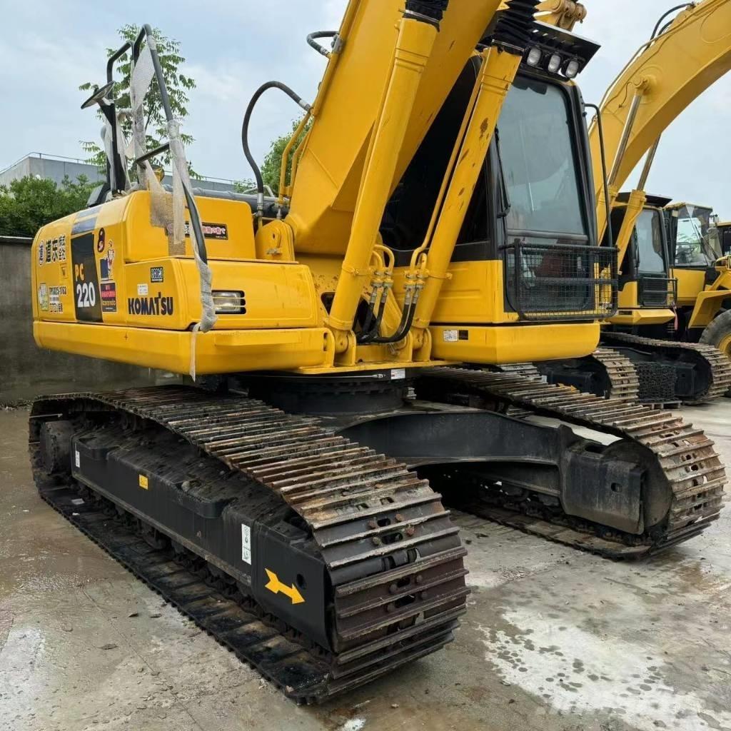 Komatsu PC 220-8 Paletli ekskavatörler