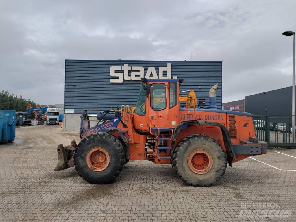DEVELON DL300-5 Ön yükleyici ve kazicilar
