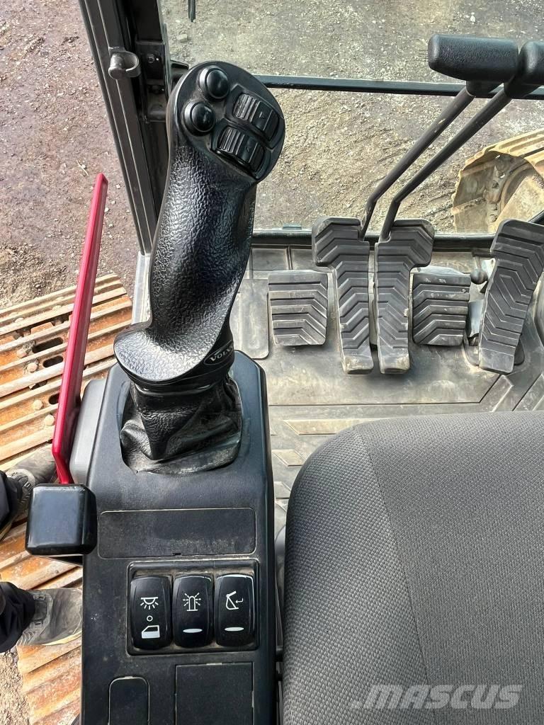 Volvo ECR 235 EL Paletli ekskavatörler