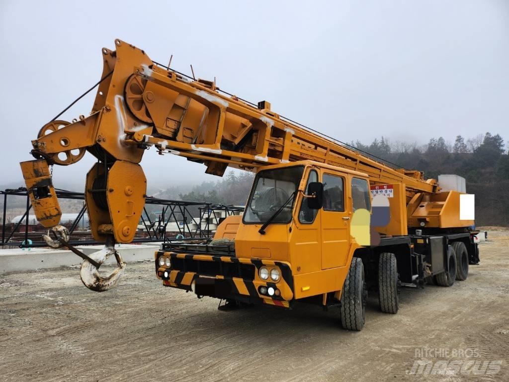 Hyundai HC 50 Yol-Arazi Tipi Vinçler (AT)