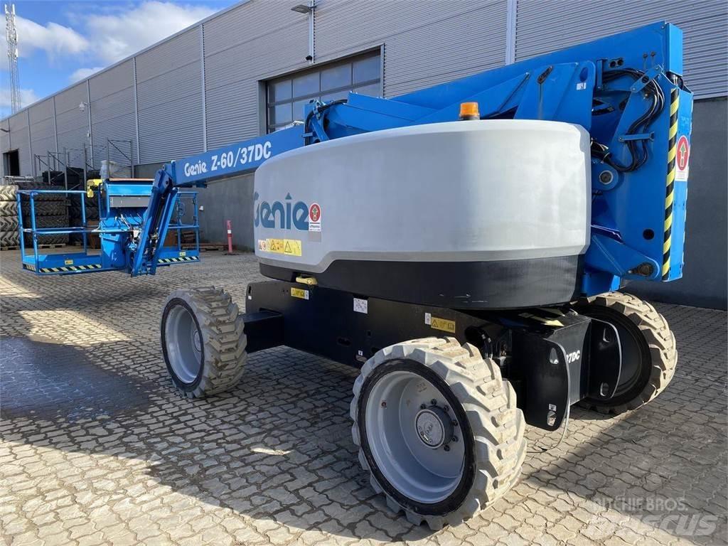 Genie Z60/37 DC Körüklü personel platformları