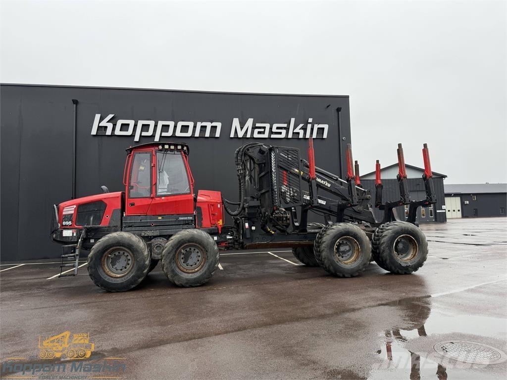 Komatsu 895 Tomruk yükleyici traktörler