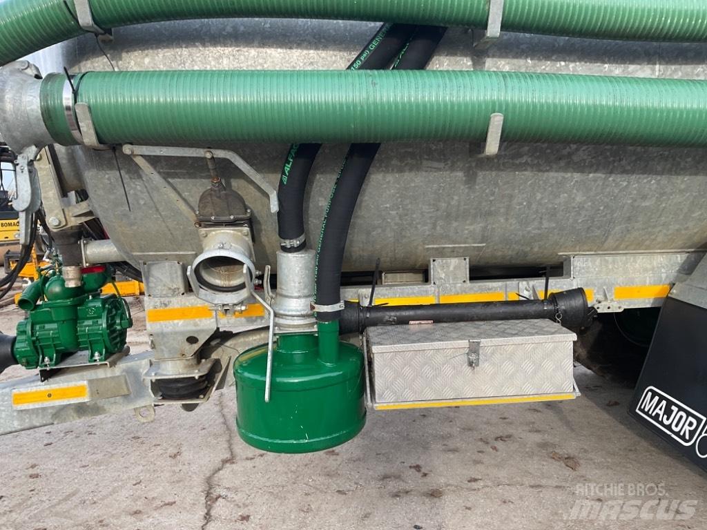 Major TANDEM 3500 Sivi gübre ve ilaç tankerleri