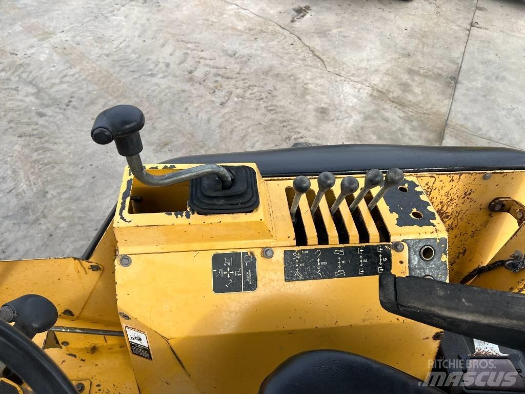 John Deere 210 LE Ön yükleyici ve kazicilar