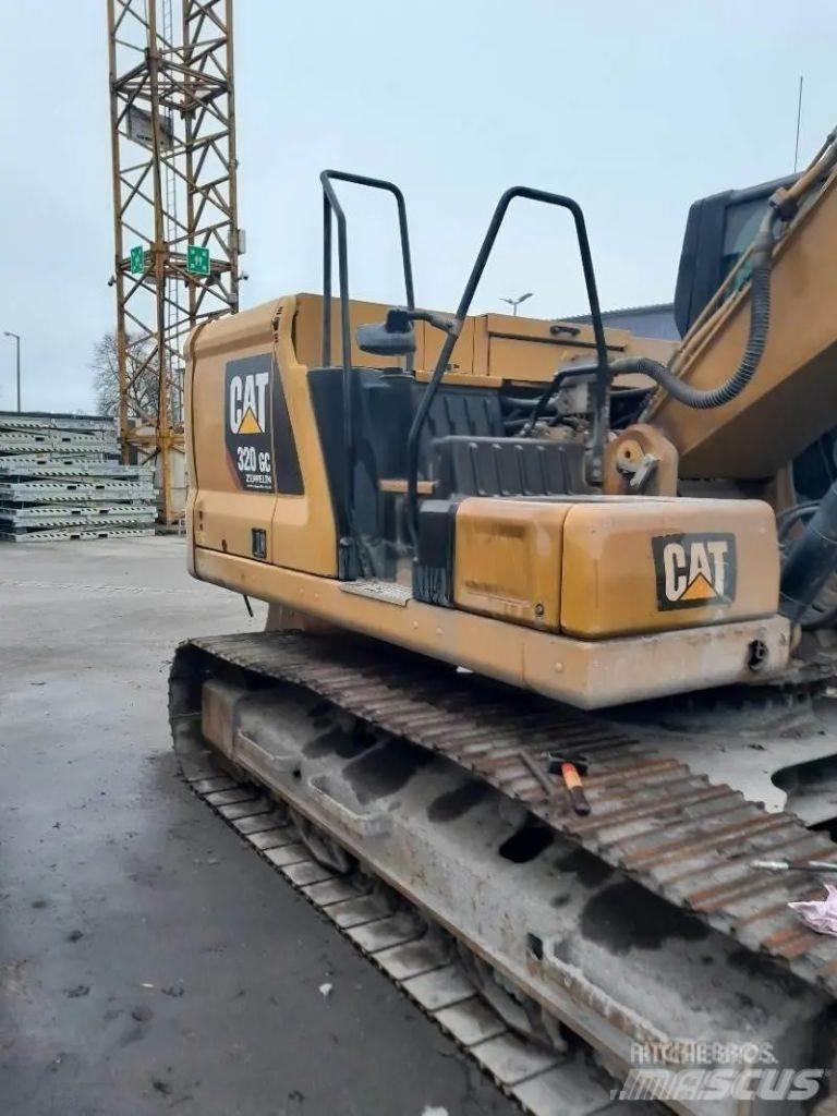 CAT 320 Paletli ekskavatörler