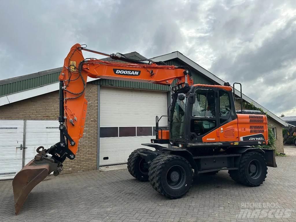 Doosan DX140W-5 Lastik tekerli ekskavatörler