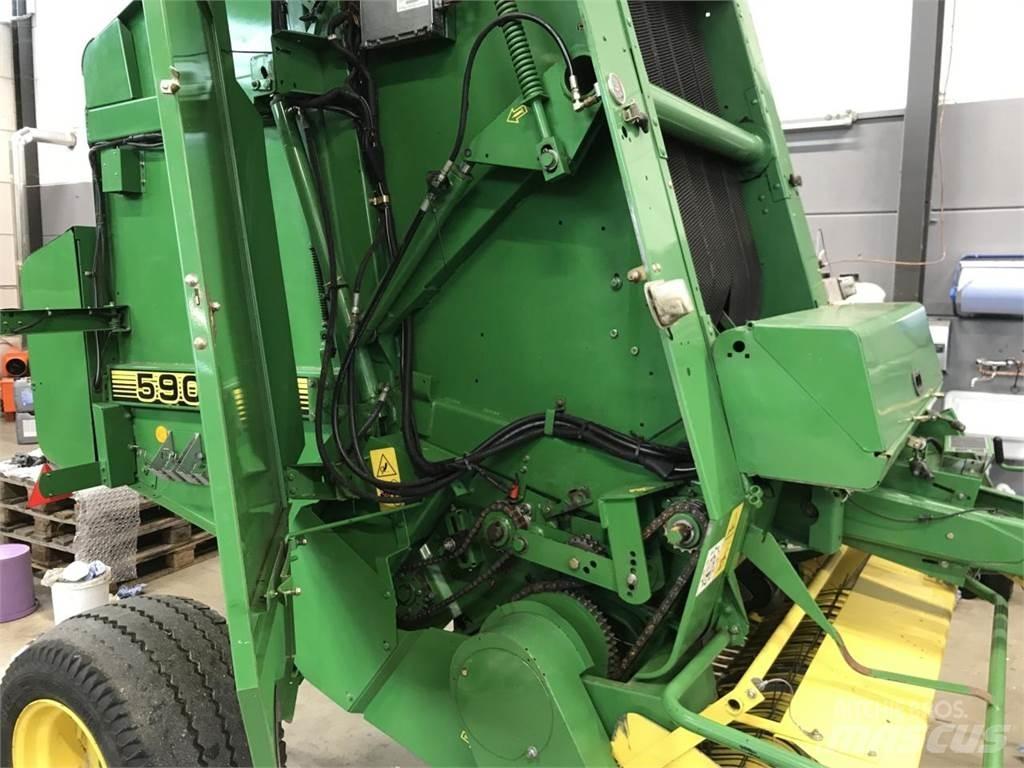 John Deere 590 Küp balya makinalari