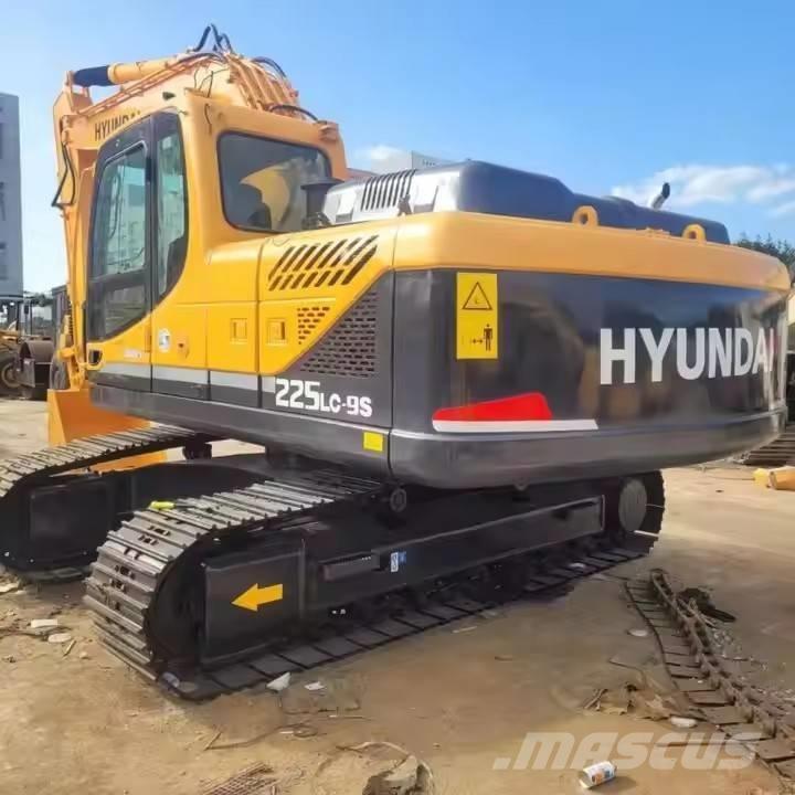 Hyundai 225LC-9S Paletli ekskavatörler