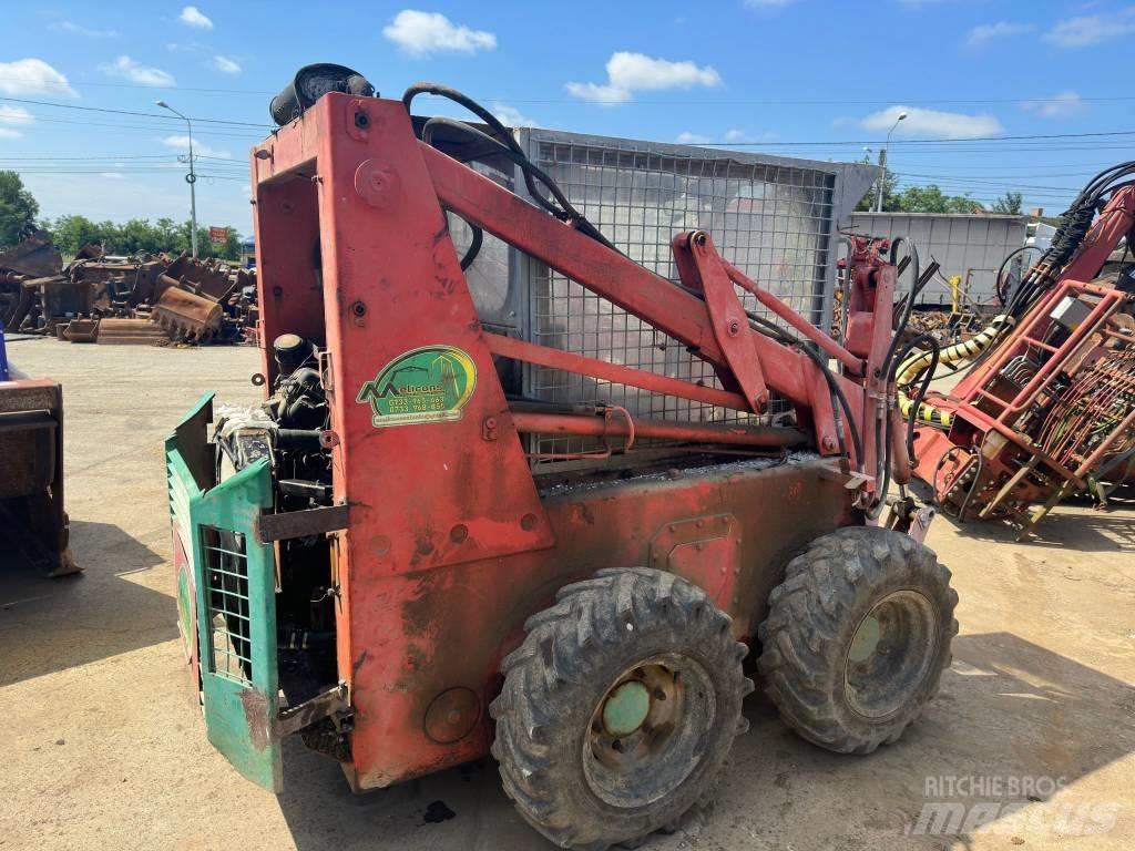 Unirak 600 Skid steer loderler