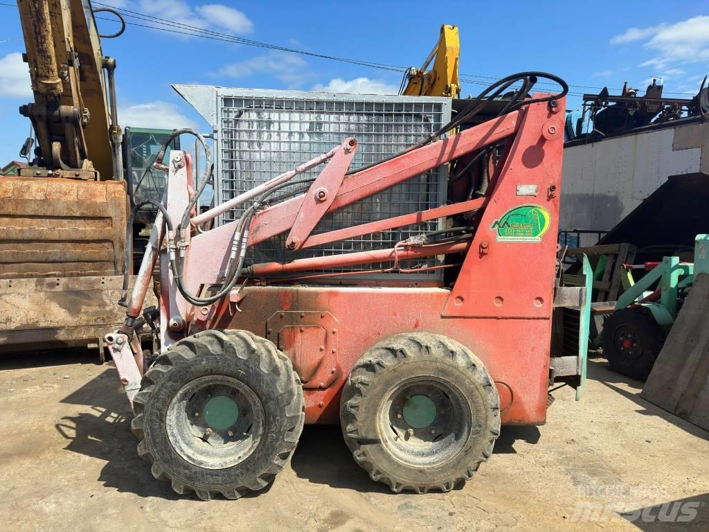 Unirak 600 Skid steer loderler