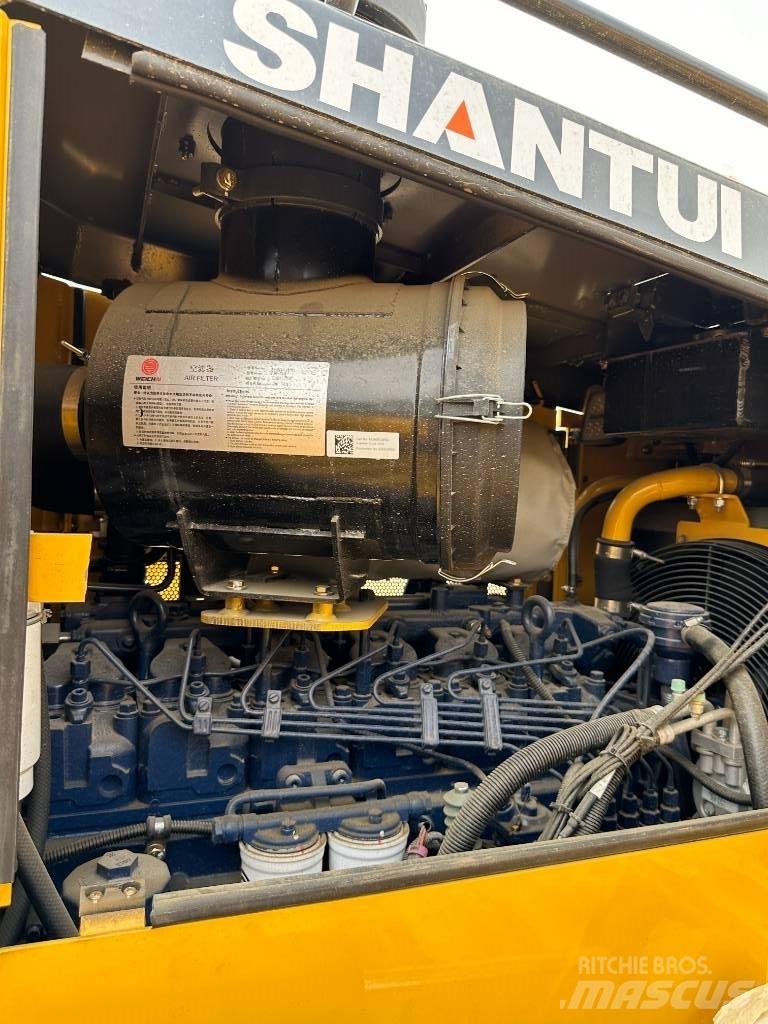 Shantui DH13 Paletli dozerler