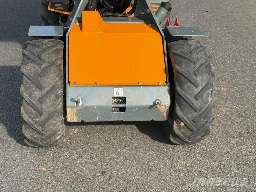 GiANT 1200 Tekerlekli yükleyiciler