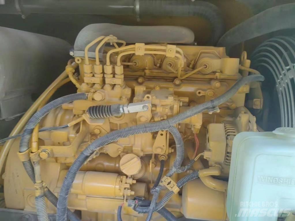CAT 307 E2 Paletli ekskavatörler